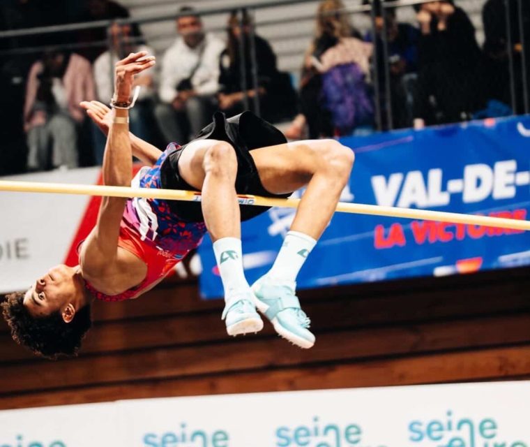 8D051B06-234A-48CB-AA3A-256A4BE800FC